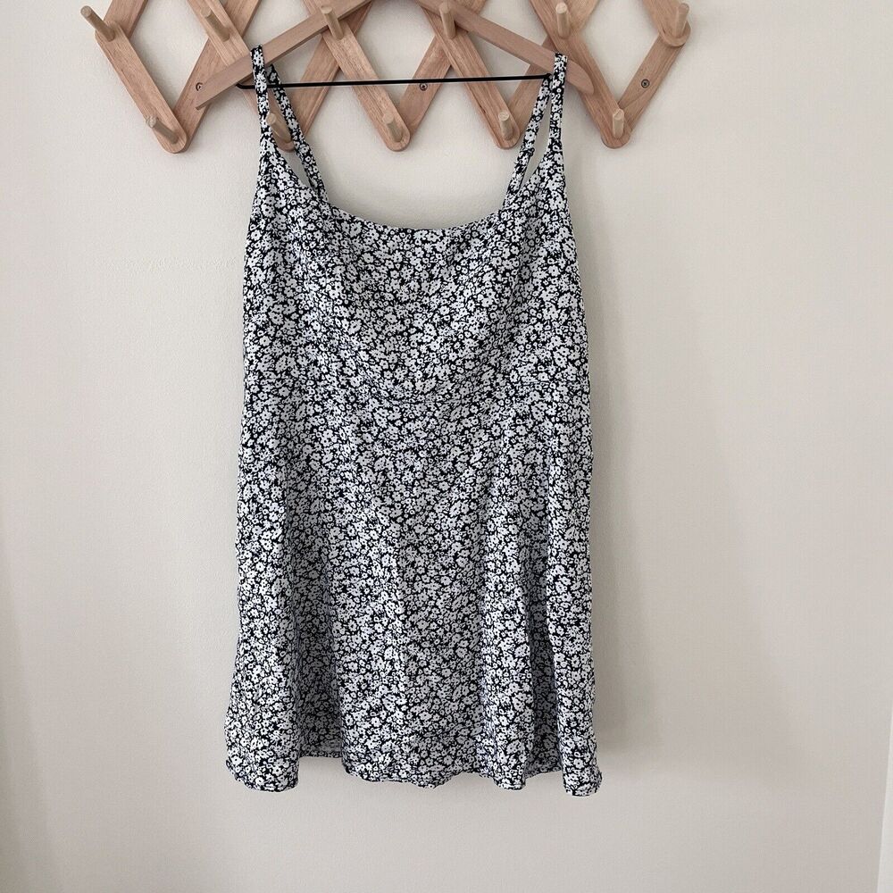 Old Navy Blue And White Smocked Back Spaghetti Strap Floral Sun Dress NWT- Large
